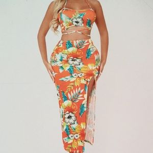 SEXY Floral print crisscross tie backless halter with split thigh bodycon skirt